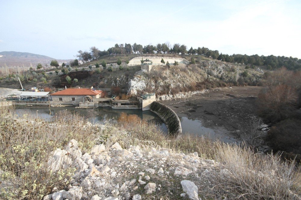 Konya'da kuraklık bağıra bağıra geliyor! Beyşehir Gölü su kaynakları da tamamen kurudu