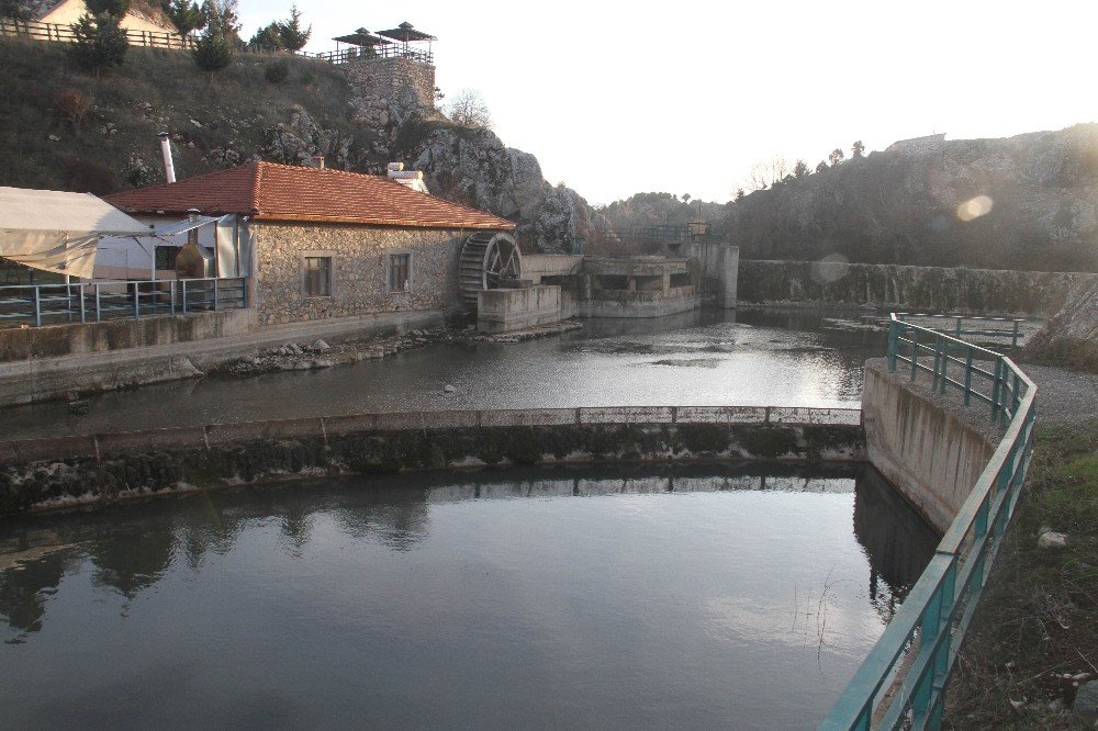 Konya'da kuraklık bağıra bağıra geliyor! Beyşehir Gölü su kaynakları da tamamen kurudu