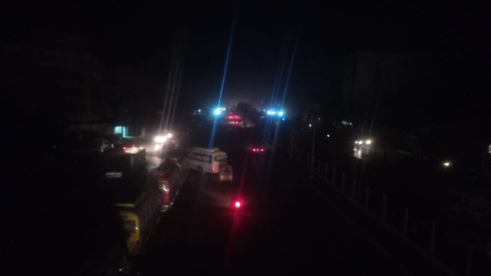 Bir çok kentte elektrik kesildi! Ülke karanlığa gömüldü