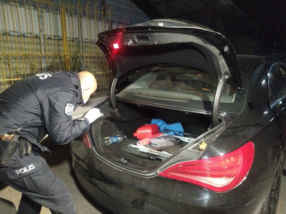 Polisin önünde bunu yaptılar 2 kilometre sonra lüks araçla yakalandılar