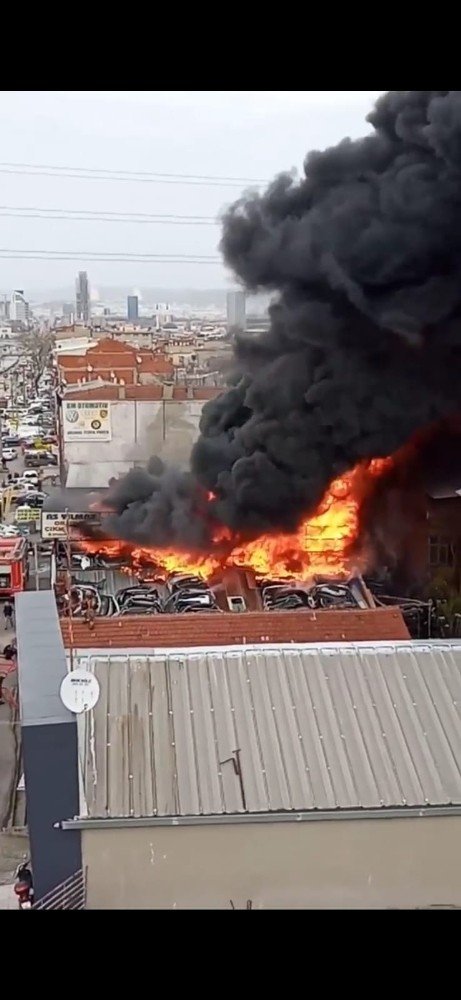 Son dakika! Bursa'da şok! 3 işyeri alevler arasında