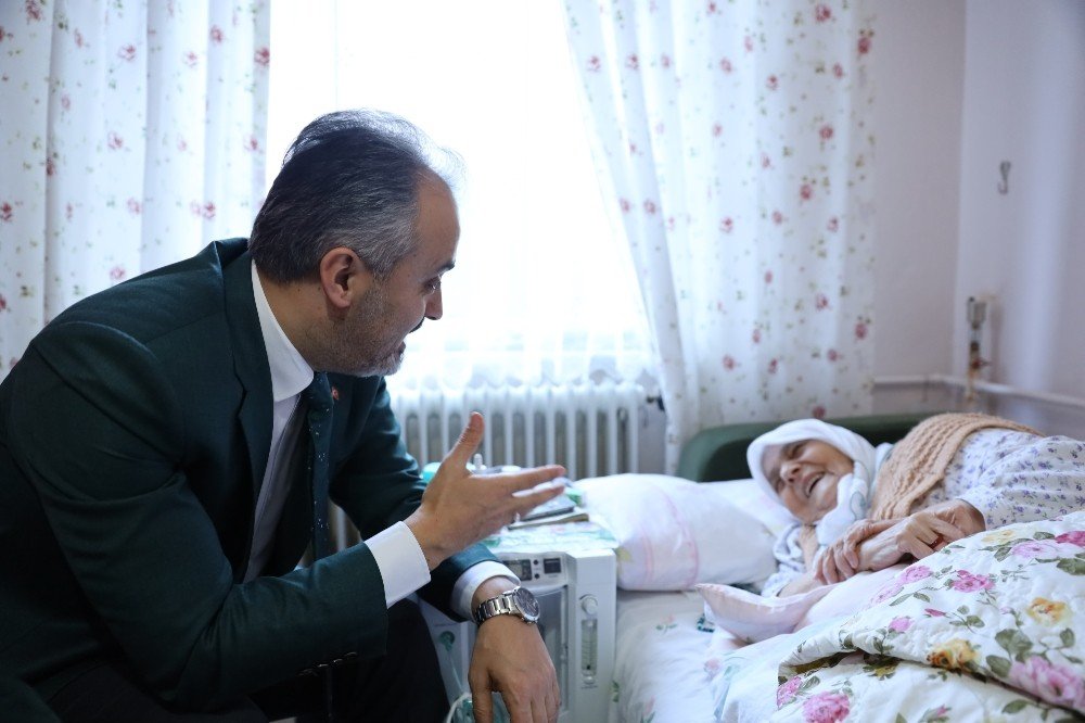 Bursa hastalarına evde bakmaya devam ediyor! Evde bakımda rekor geldi
