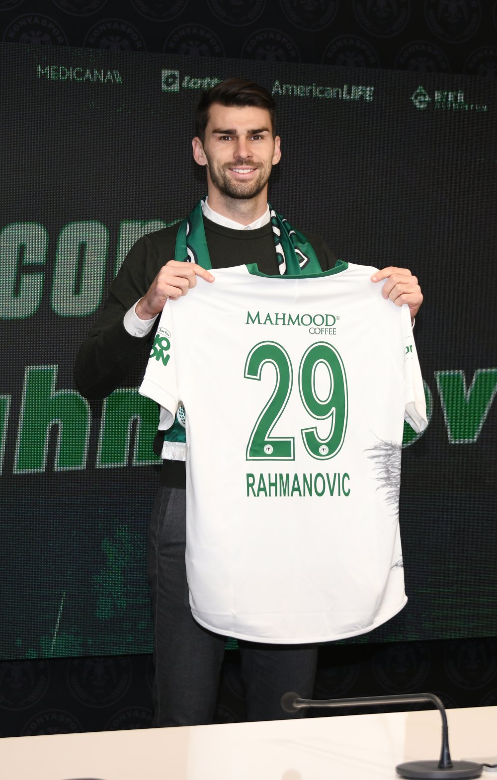 Konyaspor'a yeni transfer! Boşnak futbolcu Rahmanovic'le sözleşme imzalandı