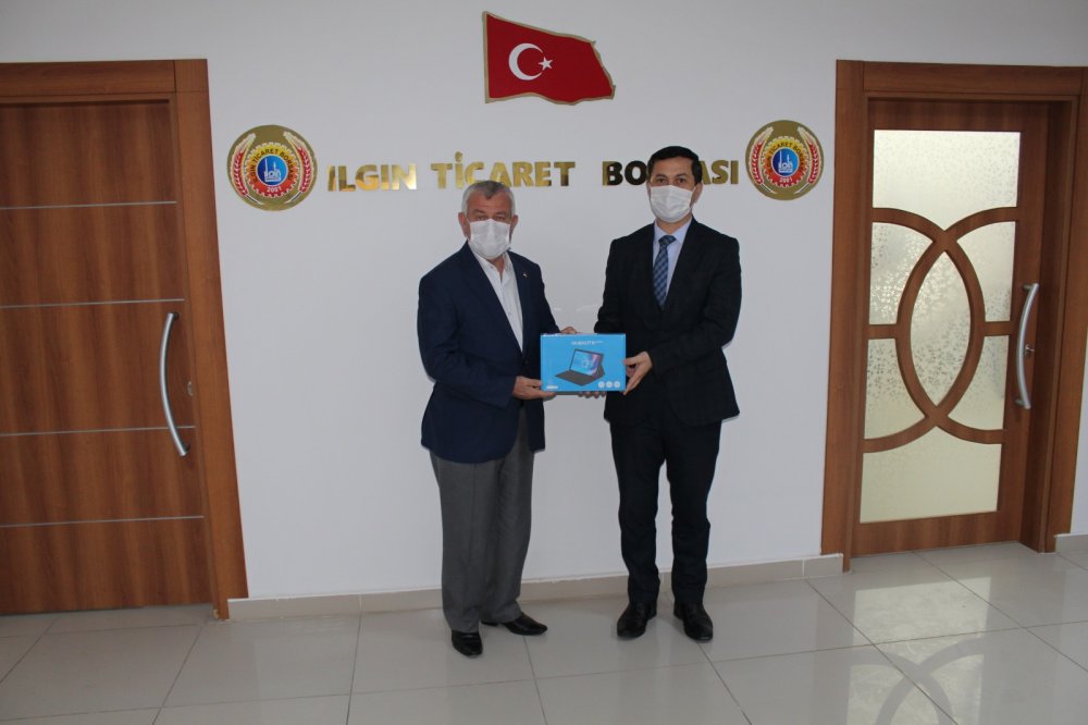 Ilgın'da uzaktan eğitime destek için tablet bağışı