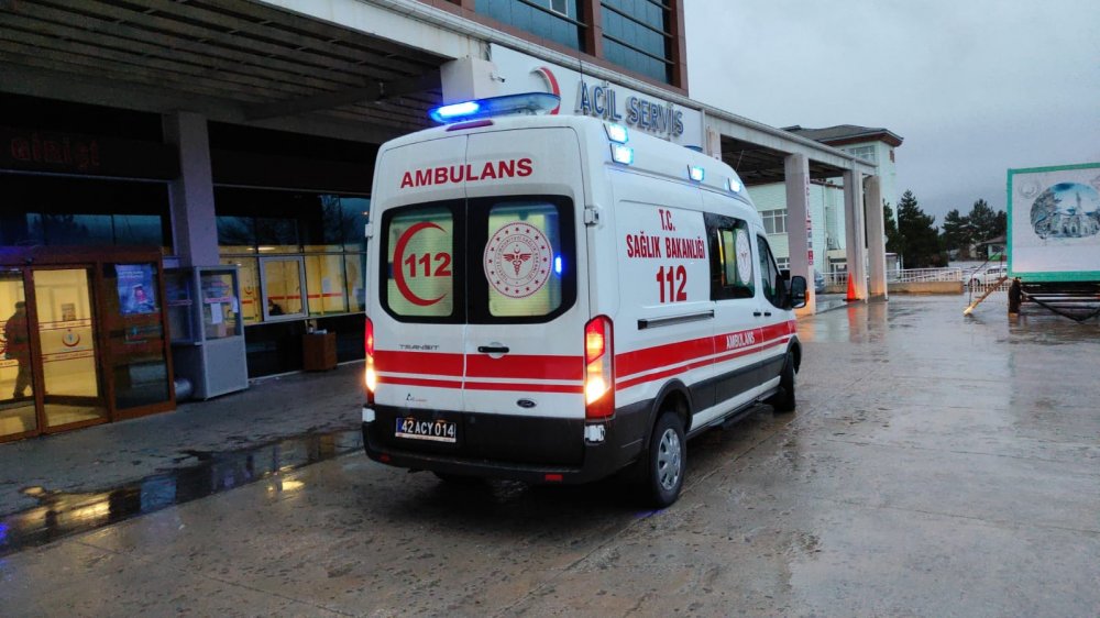 Konya'da güneş enerjisi tamir ederken çatıdan düşen kişi yaralandı