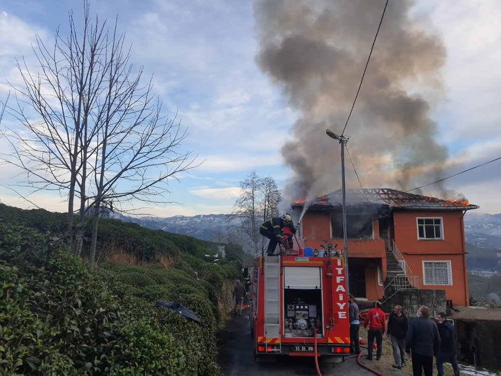 Alevlerin teslim aldığı ev kullanılamaz hale geldi