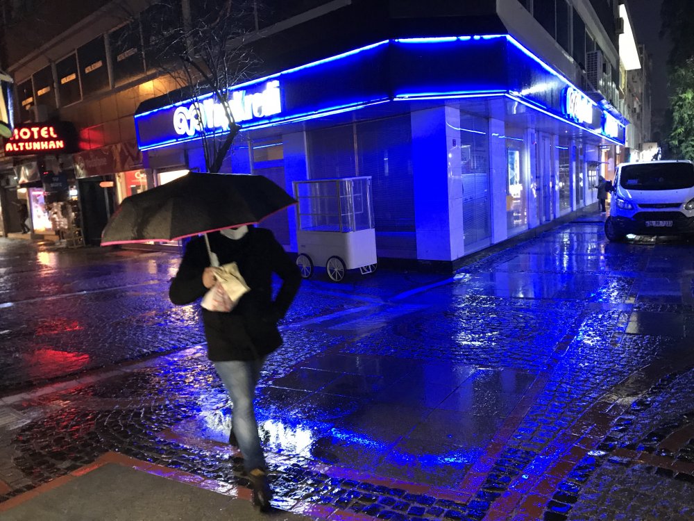 Romanya'dan gelen hava kütlesi Edirne'yi birbirine kattı