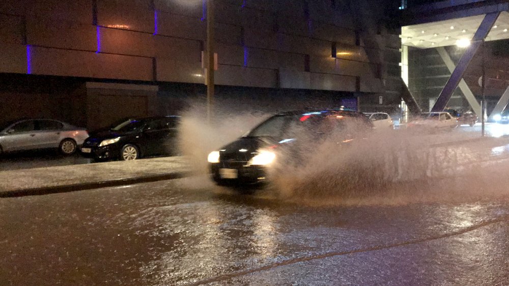 Romanya'dan gelen hava kütlesi Edirne'yi birbirine kattı