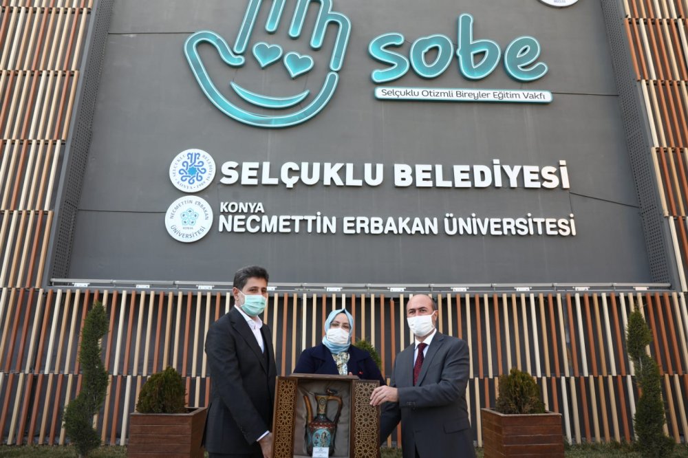 Aile, Çalışma ve Sosyal Hizmetler Bakanı Zehra Zümrüt Selçuk, Konya'da ziyaretlerde bulundu