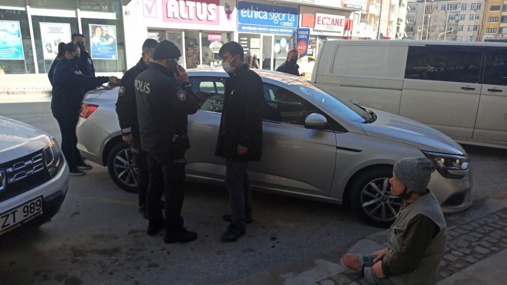 Konya'da dilenci servisi! Paralarına el konuldu sınır dışı edildiler