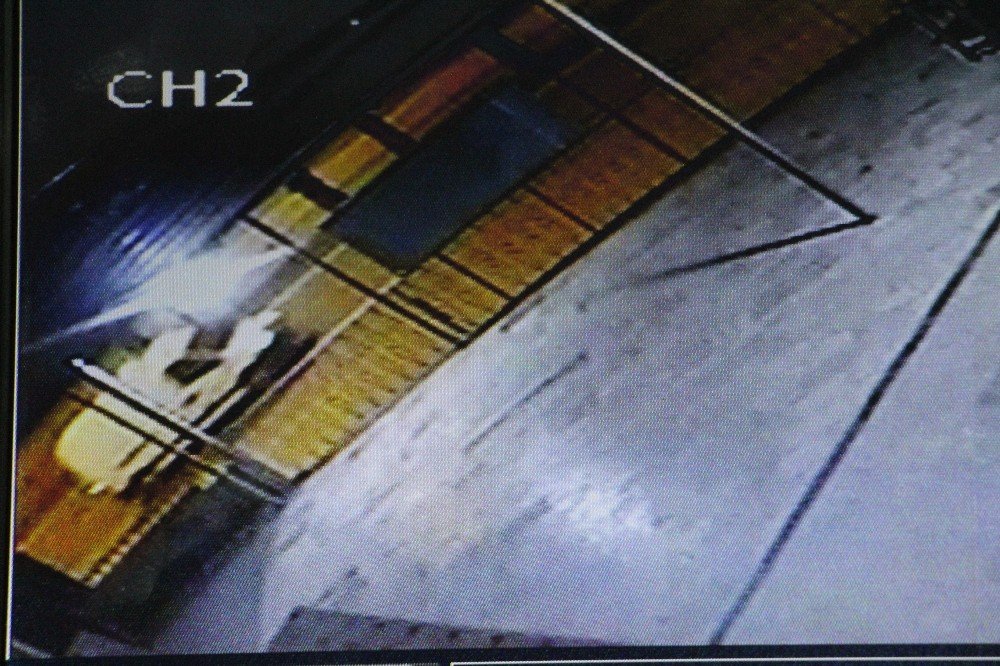 Paket servisinden dönen kuryeyi aracının altında sürükleyen sürücü adliyeye sevk edildi