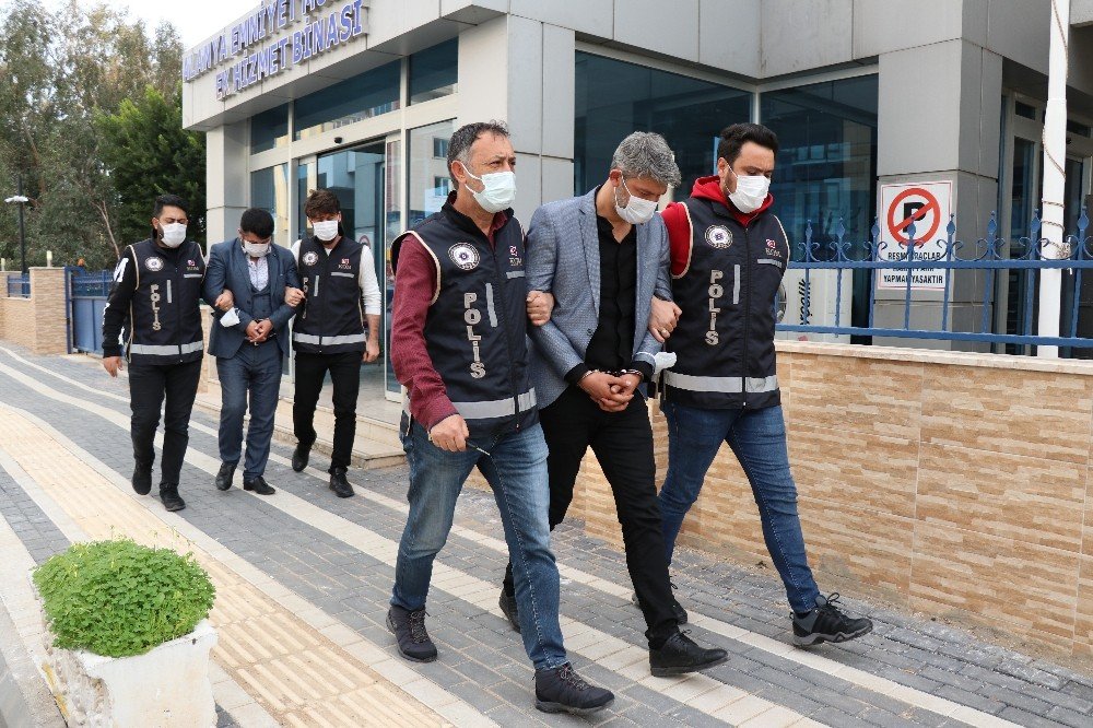 Tapu dolandırıcılarına suçüstü