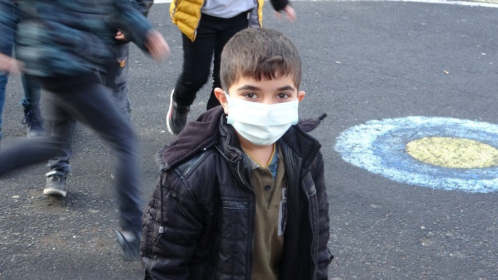 Diyarbakır’da okullar açıldı