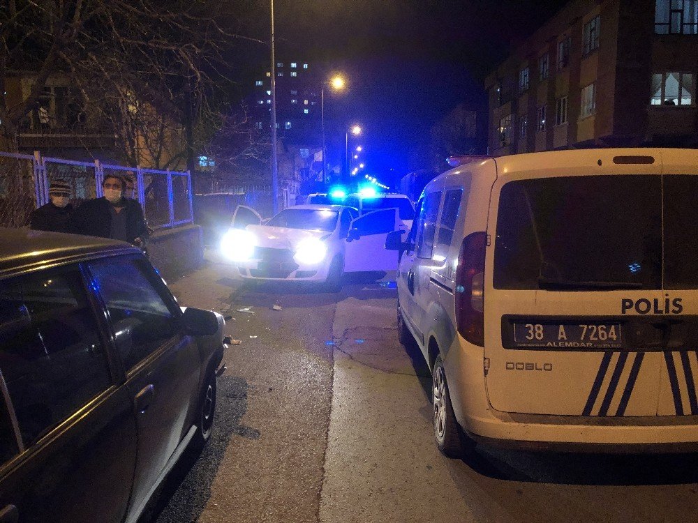 'Dur' ihtarına uymayan sürücü kaza yapınca yakalandı! Otomobil çalıntı çıktı