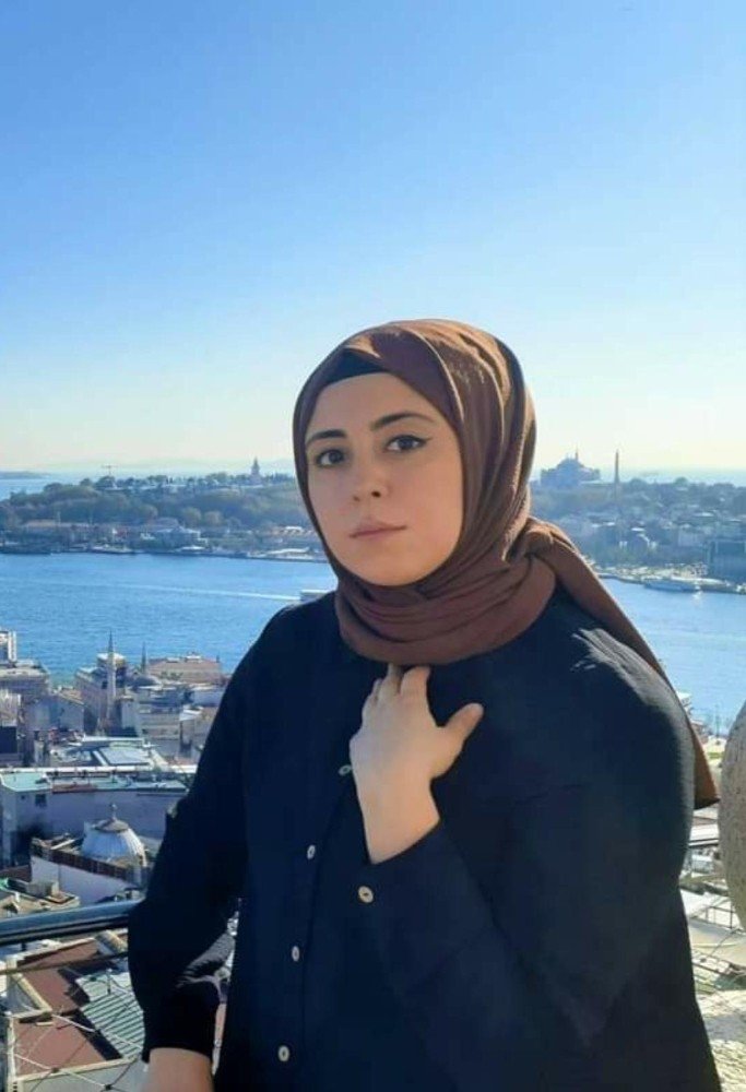 Balkondan atlayan genç kızın paylaşımları şüphe uyandırdı! Boğazımı kesmeye çalıştılar..