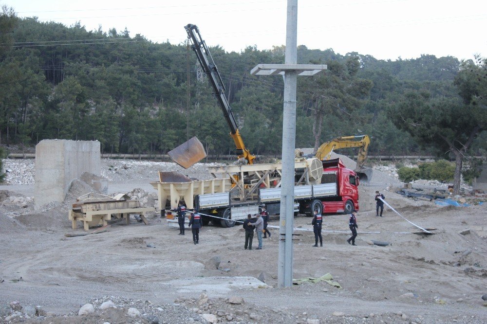 Eski kum ocağında çalışan vinç operatörü feci şekilde can verdi