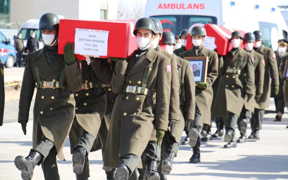 Helikopter kazasında şehit olan 11 asker Elazığ’dan törenle uğurlanıyor