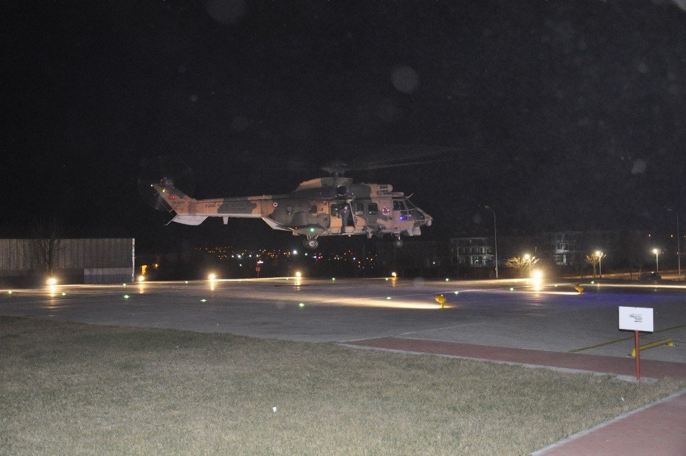 Dağlık arazide mahsur kalan 4 kişi helikopter destekli operasyonla kurtarıldı