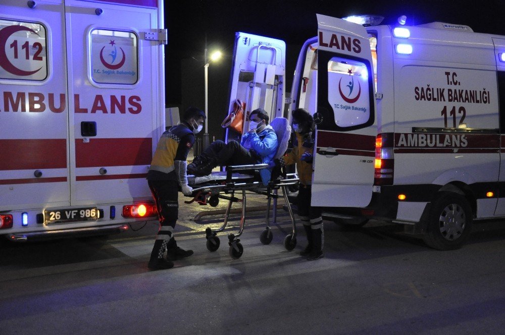 Dağlık arazide mahsur kalan 4 kişi helikopter destekli operasyonla kurtarıldı