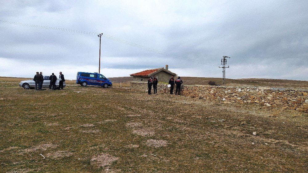 Konya'da 3 çocuk babası adam mezarlıkta ölü bulundu!