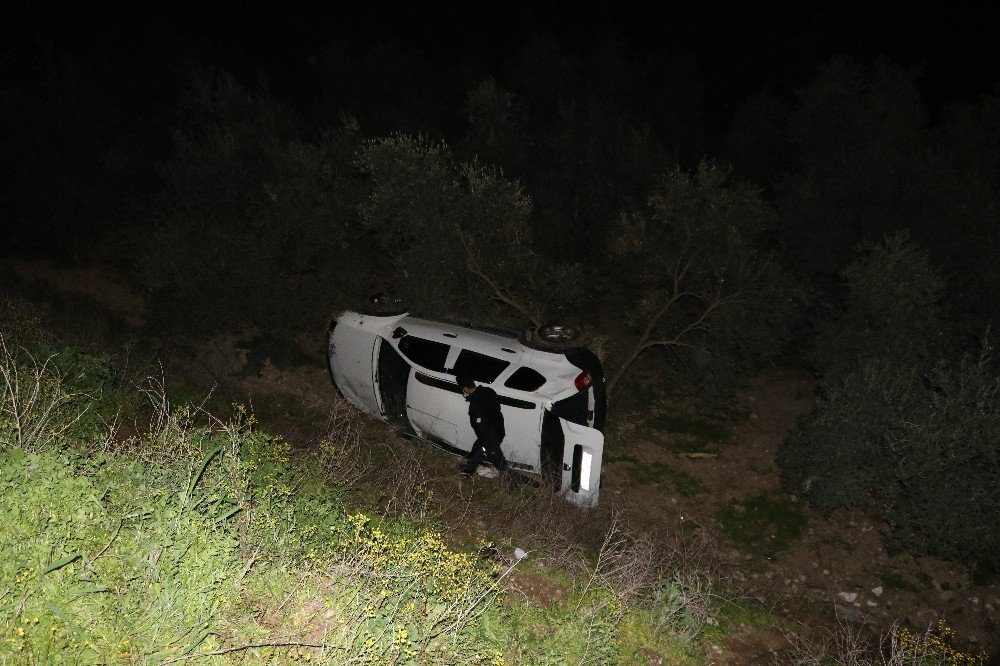 Otomobil şarampole yuvarlandı! 2 yaralı