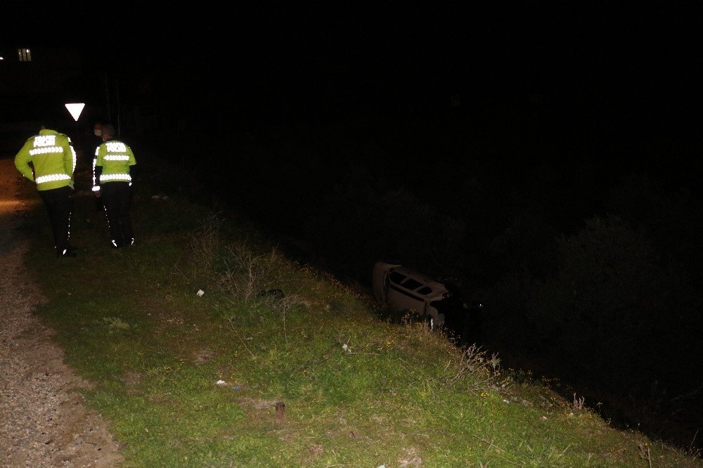 Otomobil şarampole yuvarlandı! 2 yaralı