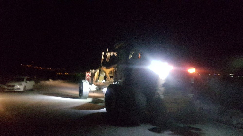 Tatvan'daki helikopterin enkaz kaldırma çalışmaları tamamlandı