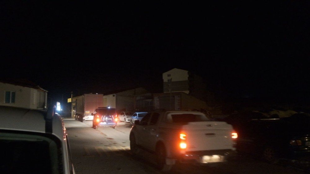 Tatvan'daki helikopterin enkaz kaldırma çalışmaları tamamlandı