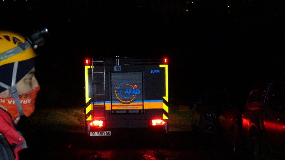 AFAD NAK ANDA ve Polis ekipleri alarma geçti! Kayıp genç aranıyor