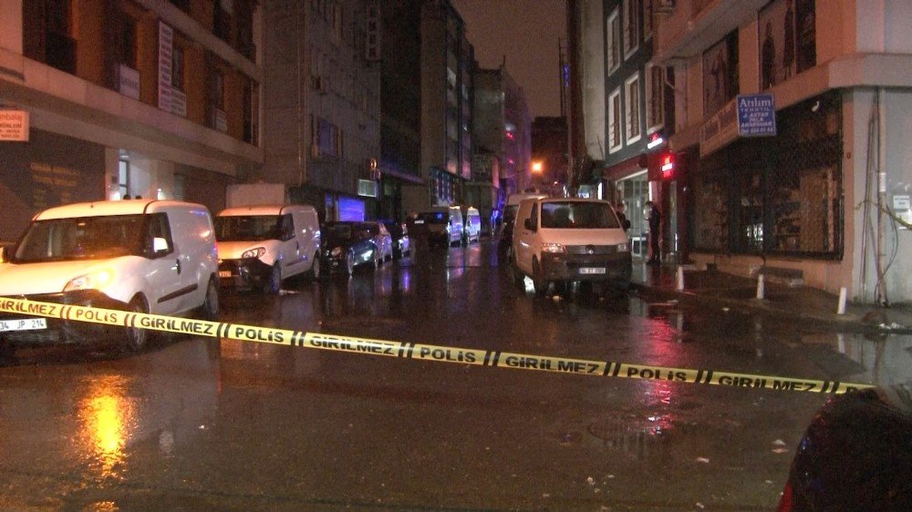 İstanbul'da hareketli dakikalar! Uzun namlulu silahlar ile kurşun yağmuruna tuttular