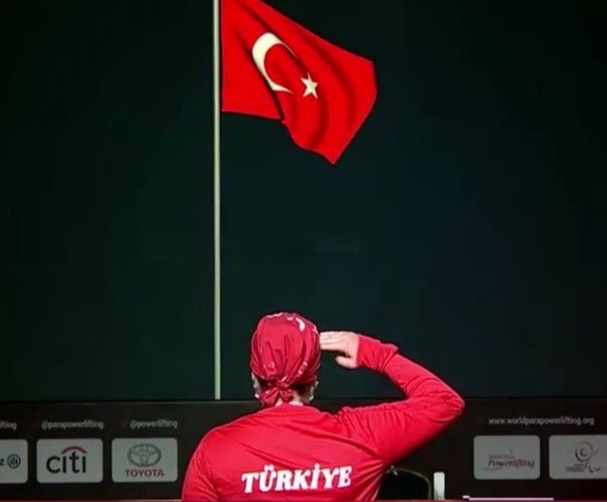 Meram Belediyesporlu milli halterciler Türkiye'nin gururu oldu