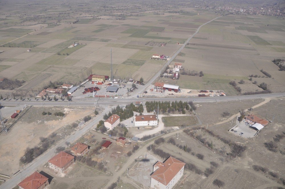 Konya - Afyon yolunda havadan trafik denetimi! Jandarma kuş uçurtmuyor