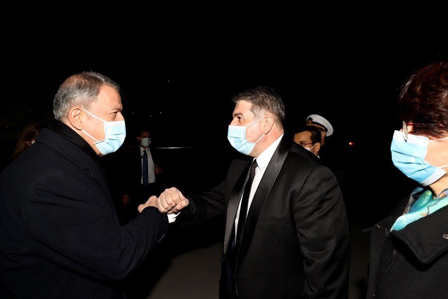 Bakan Akar Bükreş'e gitti