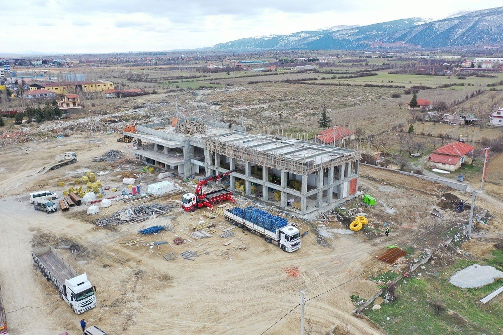 Akşehir'in yeni Otogarı hızla yükseliyor