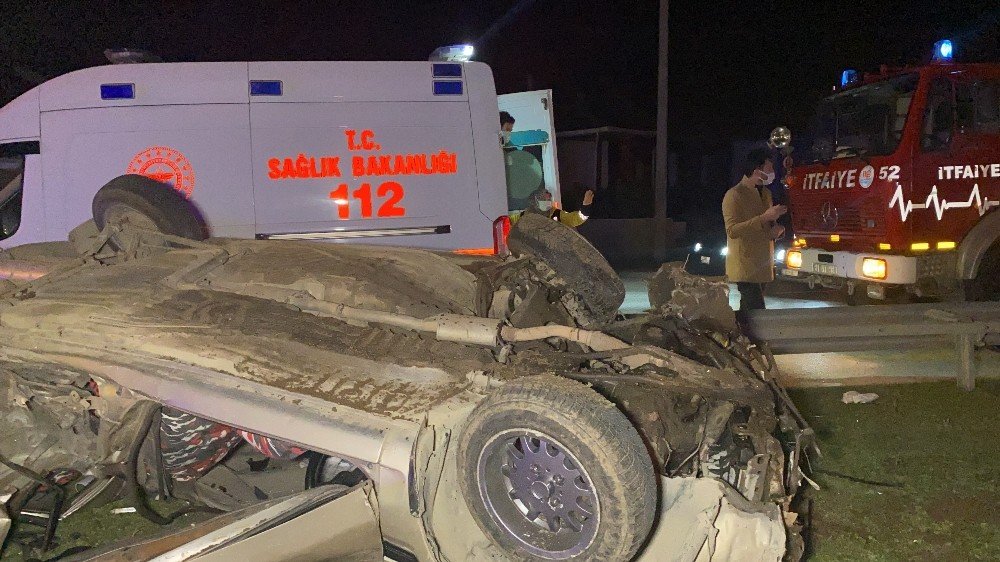 Düğünden dönen ailenin bulunduğu otomobil taklalar attı! 2’si ağır 4 yaralı