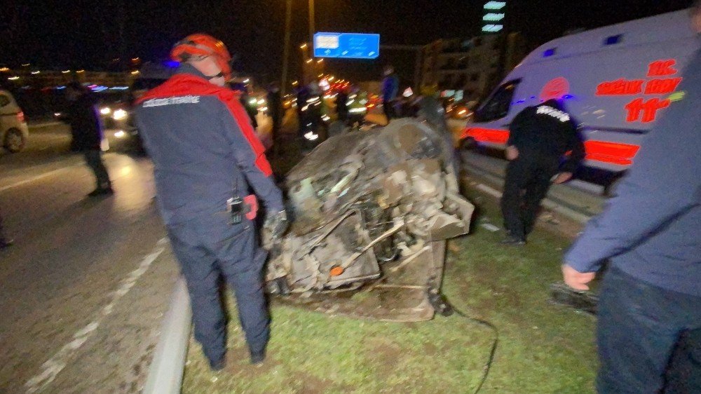 Düğünden dönen ailenin bulunduğu otomobil taklalar attı! 2’si ağır 4 yaralı