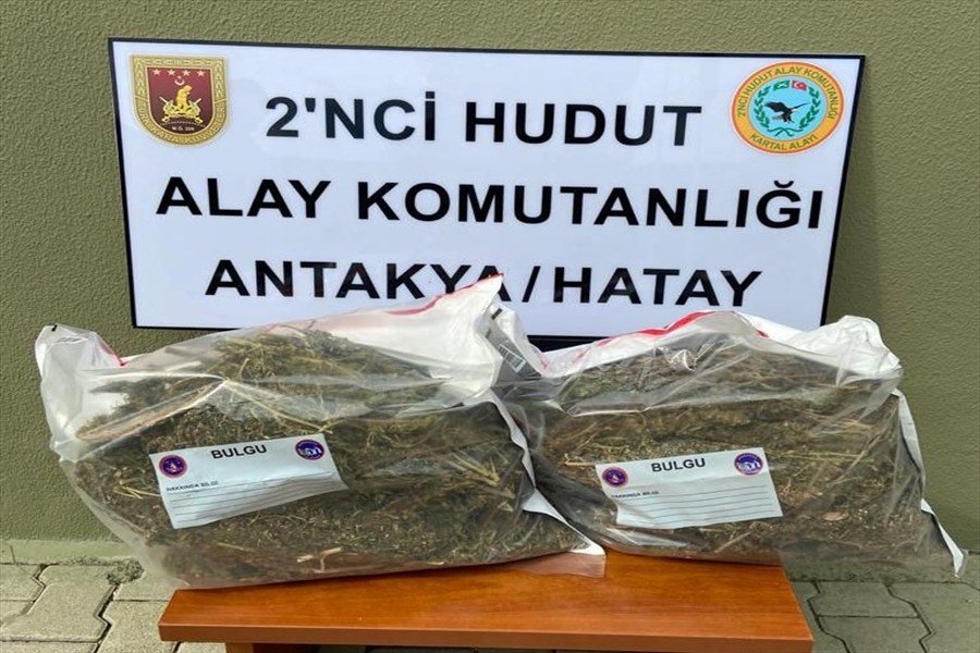 Hudut kartalları kaçağa geçit vermiyor! Kaçak silah patlayıcı sigara ve uyuşturucu yakalandı