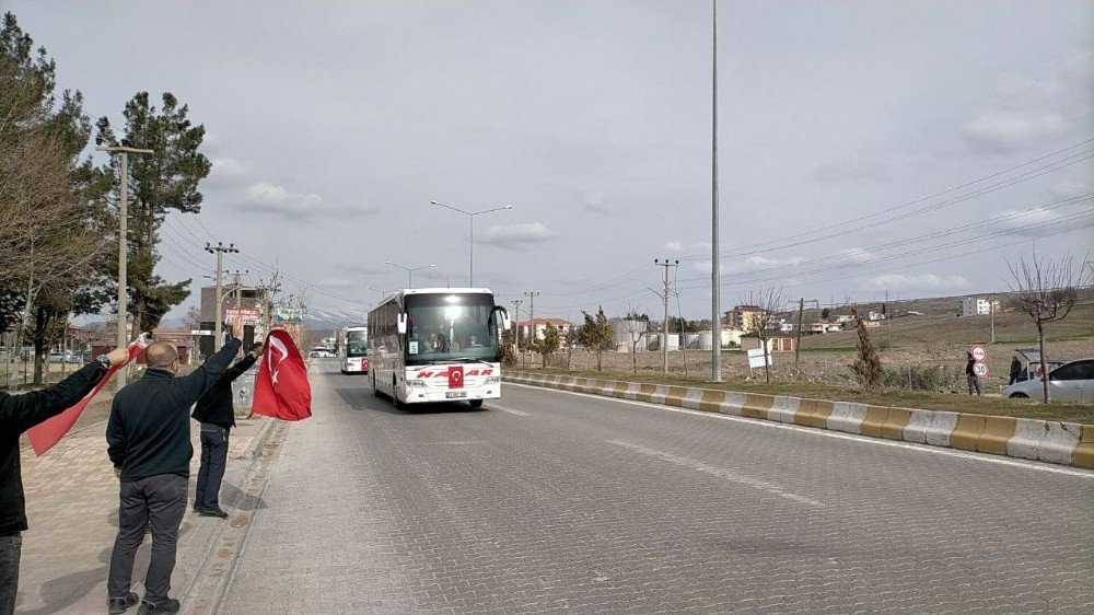 Suriye’ye hareket eden JÖH taburuna Gölbaşı'nda sevgi seli