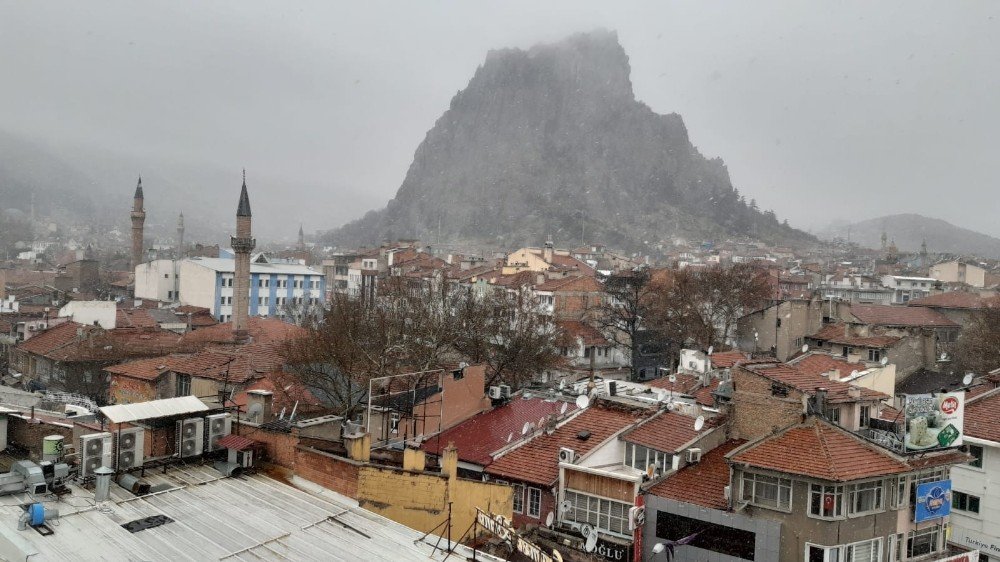Yağmurun bir anda kara dönüşmesi sürpriz oldu
