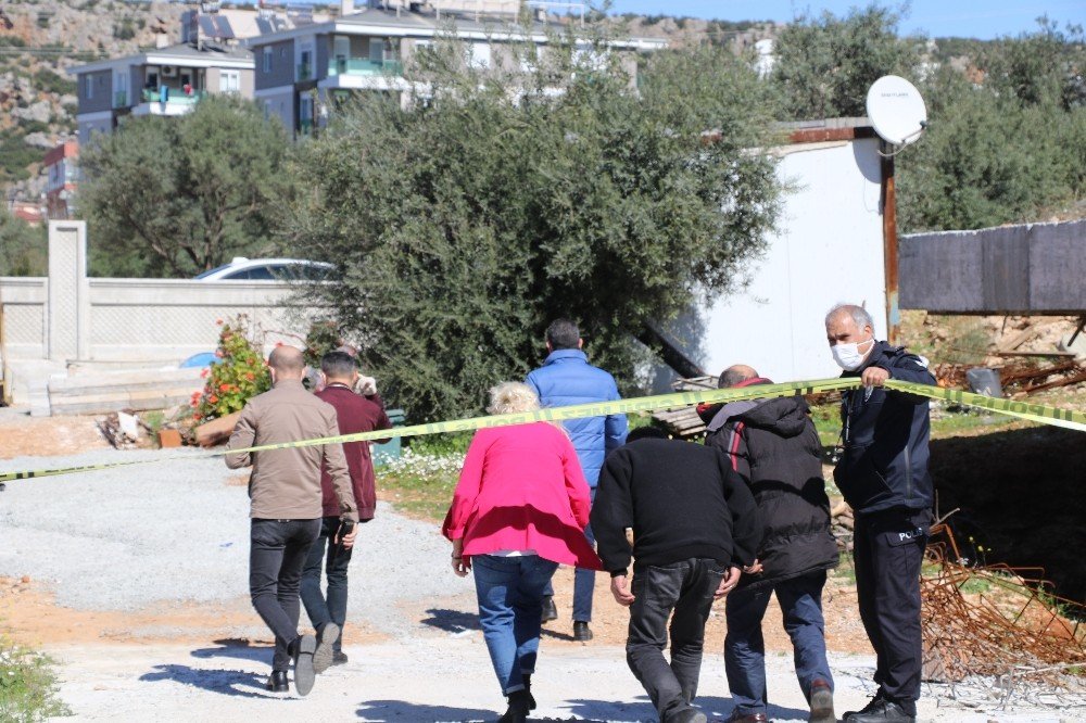 Konteynerde yaşayan yaşlı adam ölü bulundu! Hastaneye götürmek için gelen kızı şoka girdi