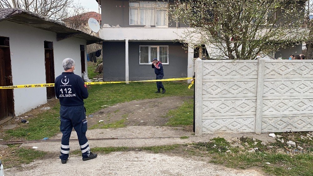 Arkadaşların maket bıçaklı kavgası kanlı bitti!