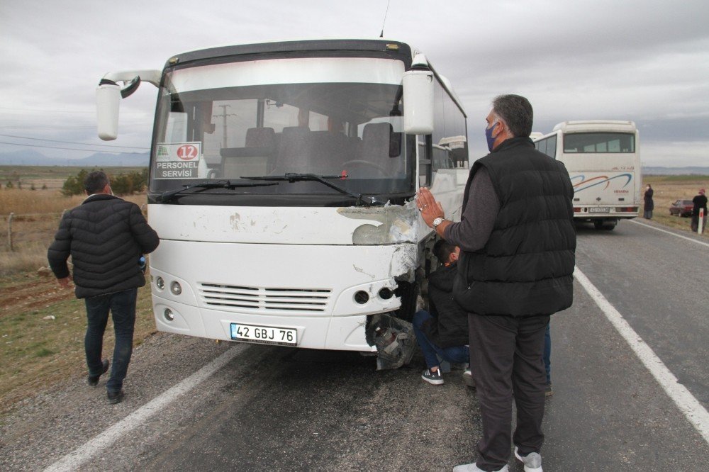 Konya'da tekstil İşçilerini taşıyan servis otomobille çarpıştı! 2 yaralı