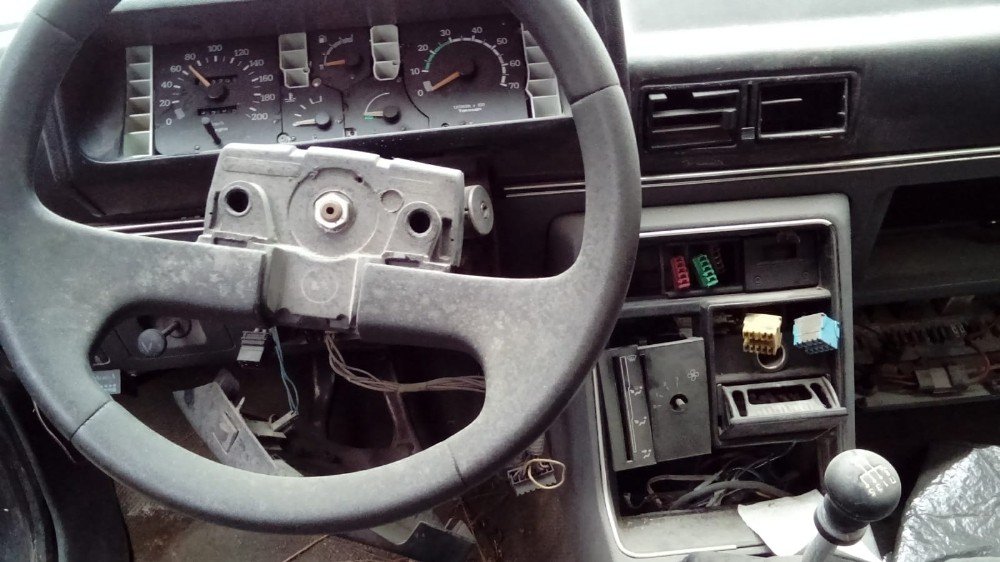 Konya'da 7 yıldır yediemin otoparkında bekleyen arabanın parası park ücretini karşılamıyor