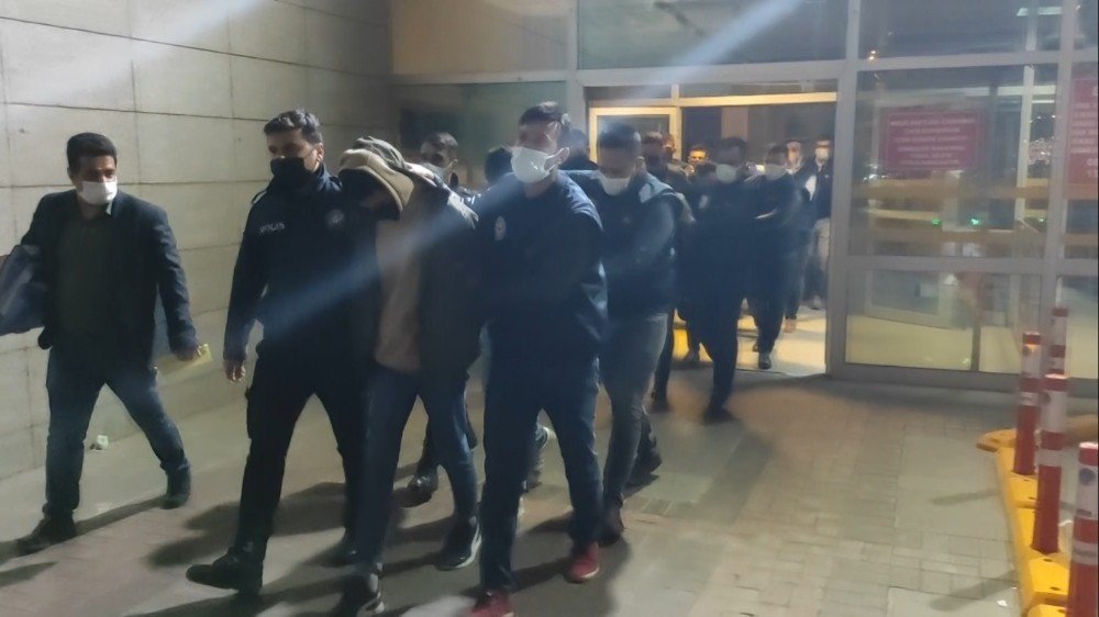 Sosyal medyadan nitelikli dolandırıcılık yapan 7 kişi tutuklandı