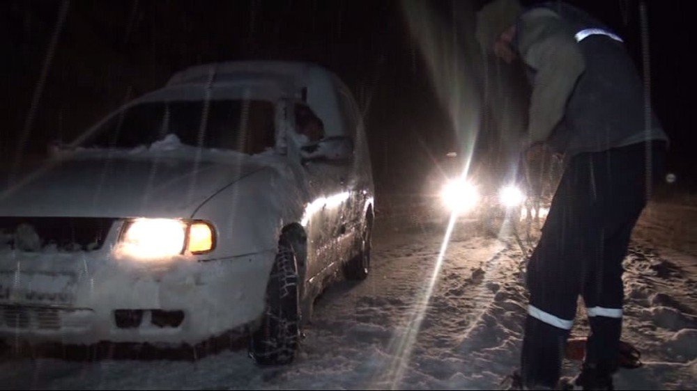 Konya - Antalya yolunda kar etkili oluyor