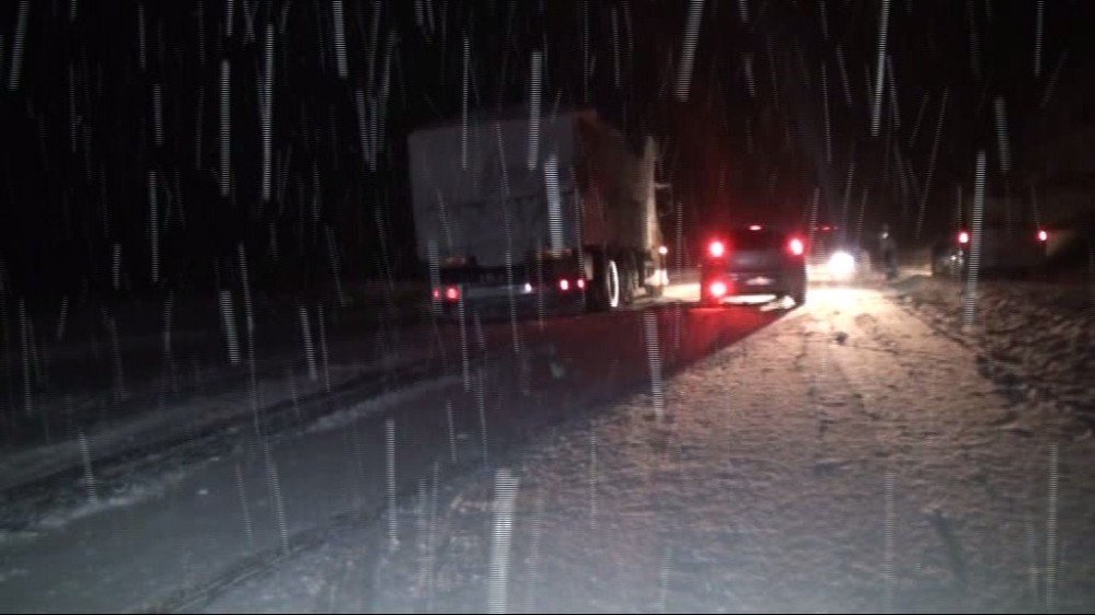 Konya - Antalya yolunda kar etkili oluyor