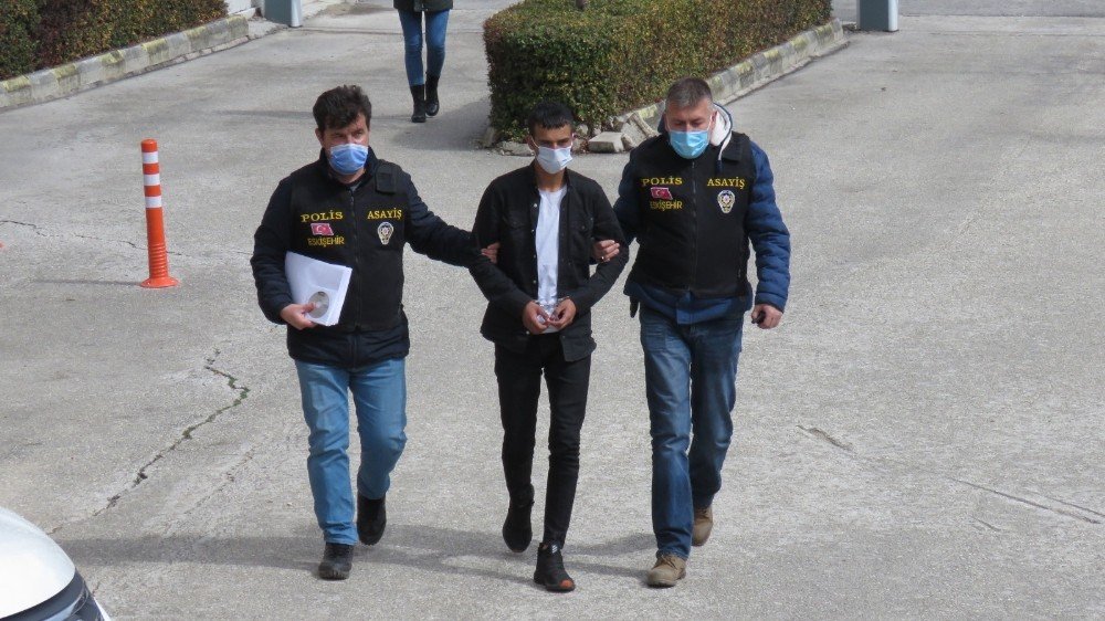 Telefoncular rahat bir nefes aldı! Bir çok iş yerinden telefon çalan hırsız yakalandı