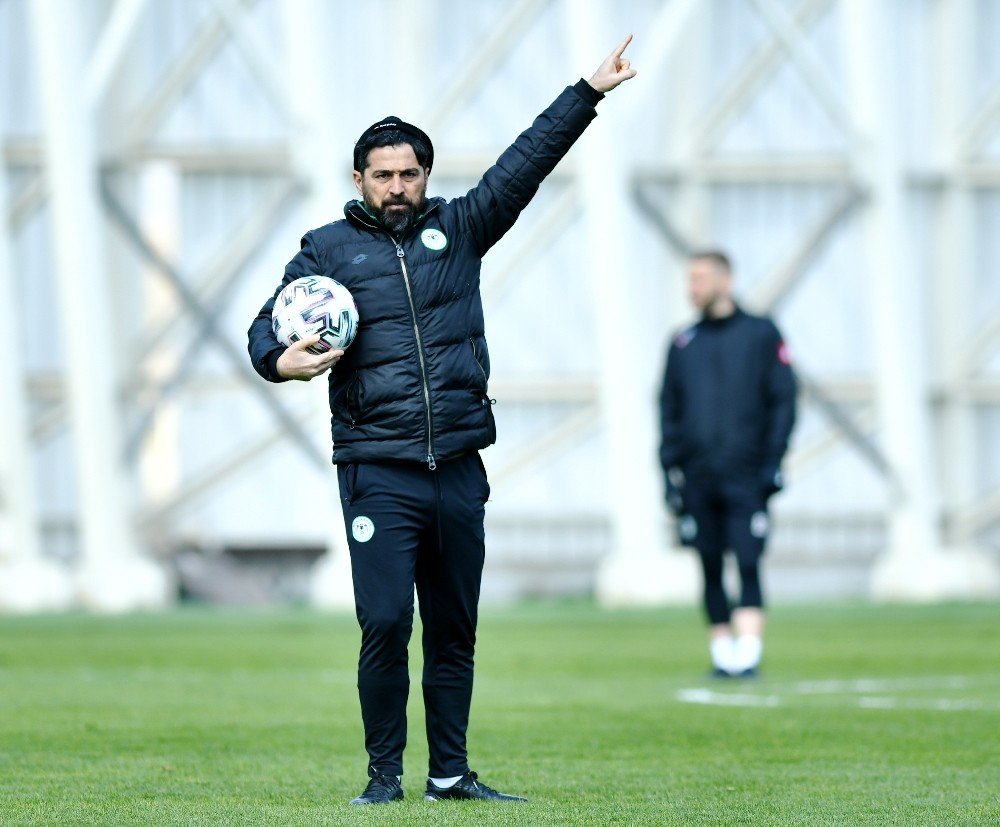 Konyaspor sahasında oynayacağı Alanyaspor maçına hazırlanıyor