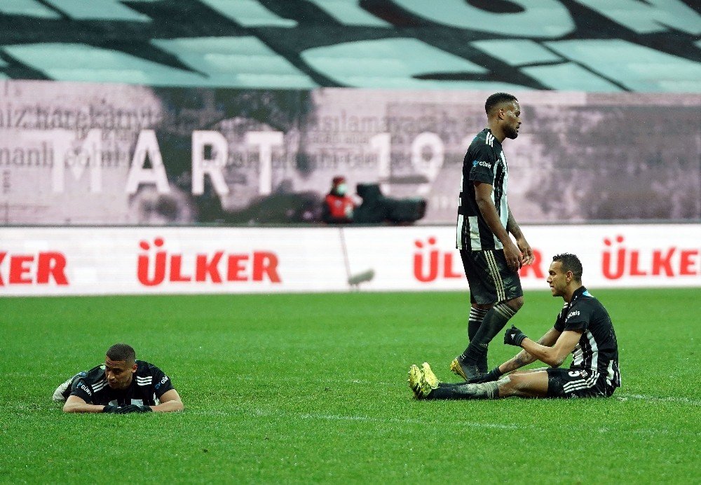Beşiktaş - Fenerbahçe derbisi beraberlikle tamamlandı