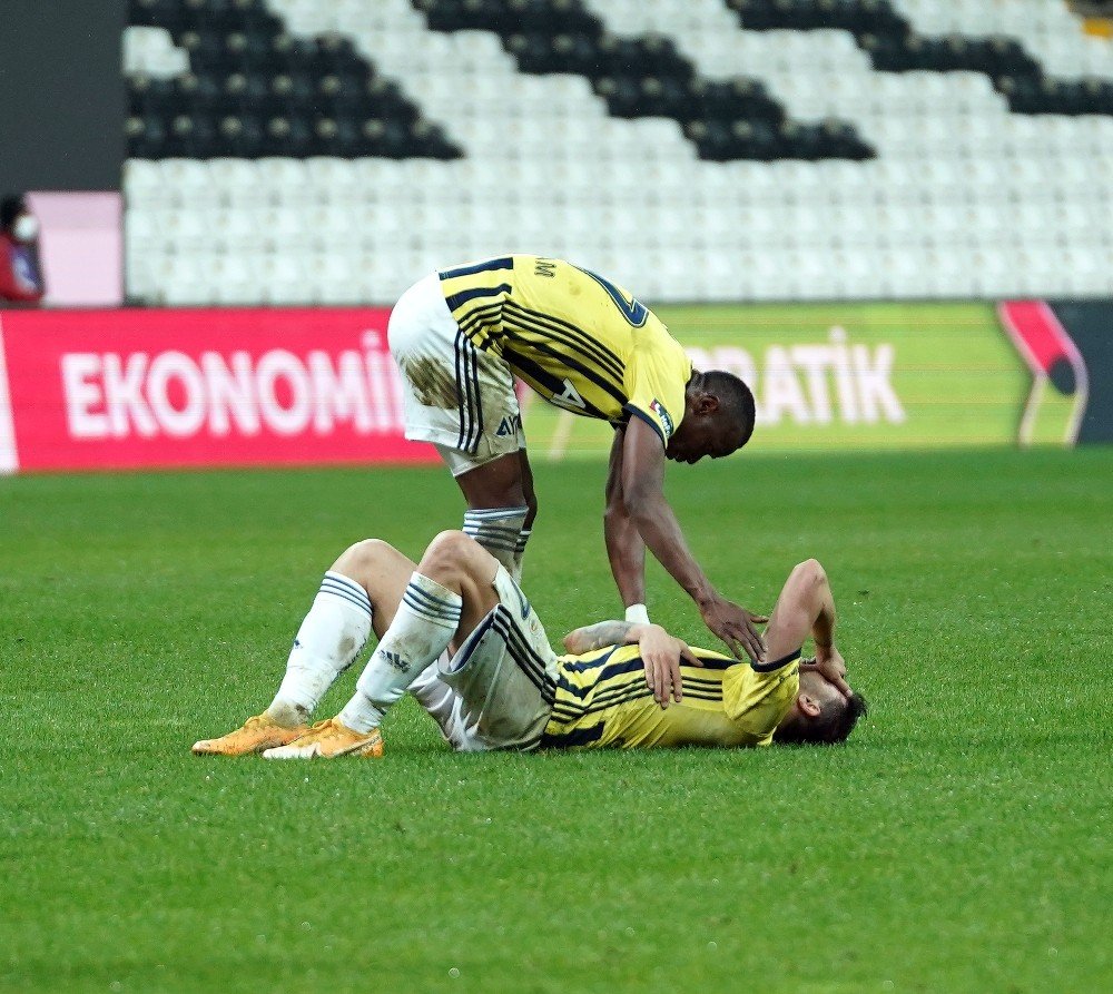 Beşiktaş - Fenerbahçe derbisi beraberlikle tamamlandı